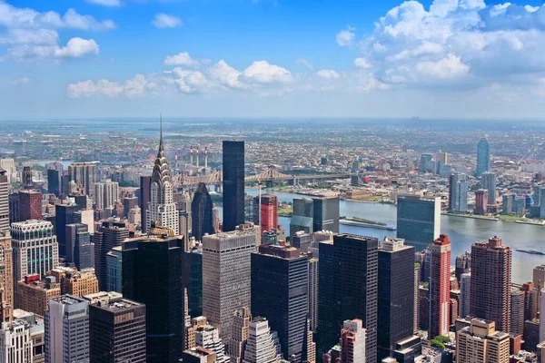 纽约市 曼哈顿中城空中俯瞰默里山和东中城 另一边 皇后区的长岛城 — 图库照片