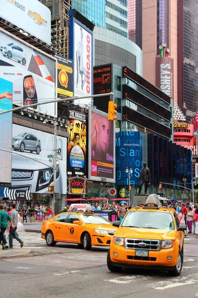 Νεα Υορκη Ηπα Ιουλιου 2013 Άνθρωποι Επισκέπτονται Την Times Square — Φωτογραφία Αρχείου