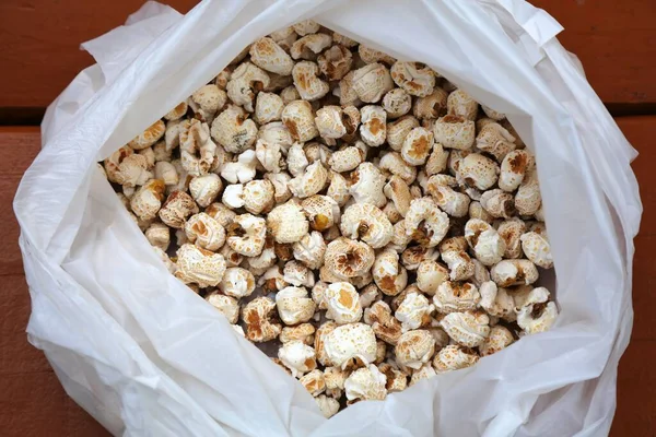 Koreai Popcorn Egy Zacskóban Koreai Pattogatott Kukoricát Gombás Popcornnak Nevezik — Stock Fotó