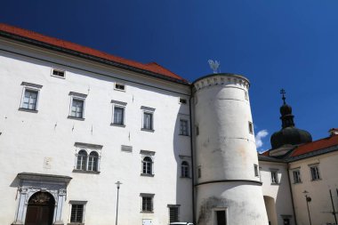 Spittal an der Drau, Avusturya 'nın Carinthia eyaletinde bir kasaba. Tarihsel Schloss Porcia (Porcia Kalesi).
