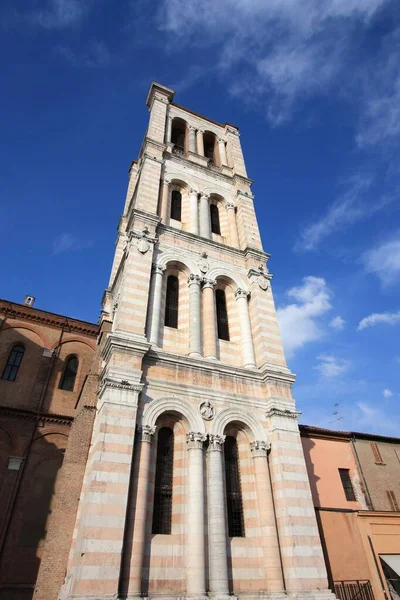 Ferrara Cathedral Καμπαναριό Ορόσημο Στη Βόρεια Ιταλία Ρωμαιοκαθολική Εκκλησία Πύργος — Φωτογραφία Αρχείου