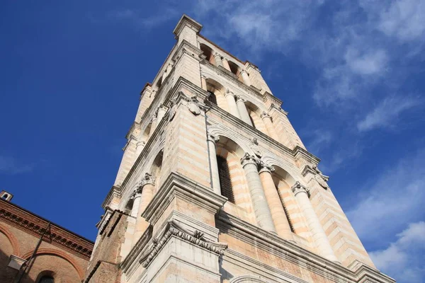 Campanile Ferrara Kathedraal Oriëntatiepunt Noord Italië Rooms Katholieke Kerk Toren — Stockfoto