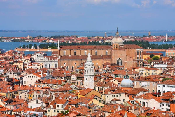 ヴェネツィアのスカイライン イタリアの旧市街 ユネスコ世界遺産 著名な教会は大聖堂 サンティ ジョバンニ パオロ — ストック写真