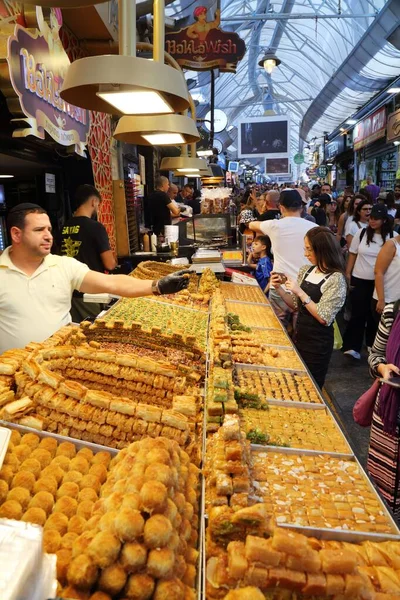 Иерусалим Ираиль Октября 2022 Люди Посещают Рынок Махане Иегуда Шук — стоковое фото