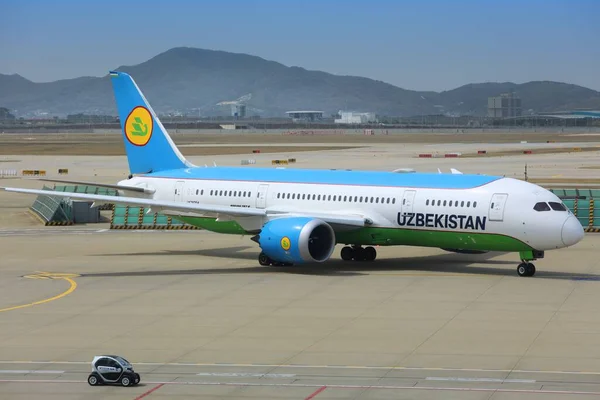 Seoul Corea Del Sur Abril 2023 Uzbekistan Airways Boeing 787 —  Fotos de Stock