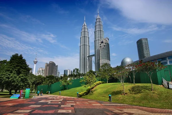 Kuala Lumpur Malaysia Março 2009 Petronas Towers Skyscrapers Seen Klcc — Fotografia de Stock