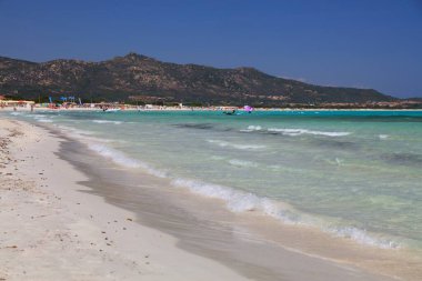 İtalya, Sardinya 'daki La Cinta mükemmel plajı. Sardunya adasındaki bölge.