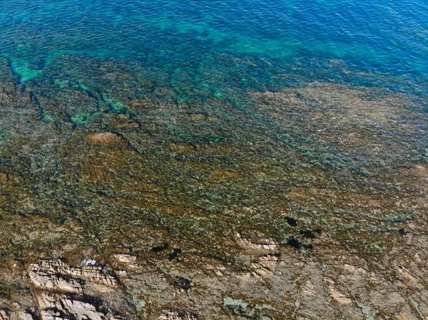 美丽的海岸背景 意大利撒丁岛无人驾驶飞机的观点 萨丁岛的拉卡莱塔海岸 — 图库照片