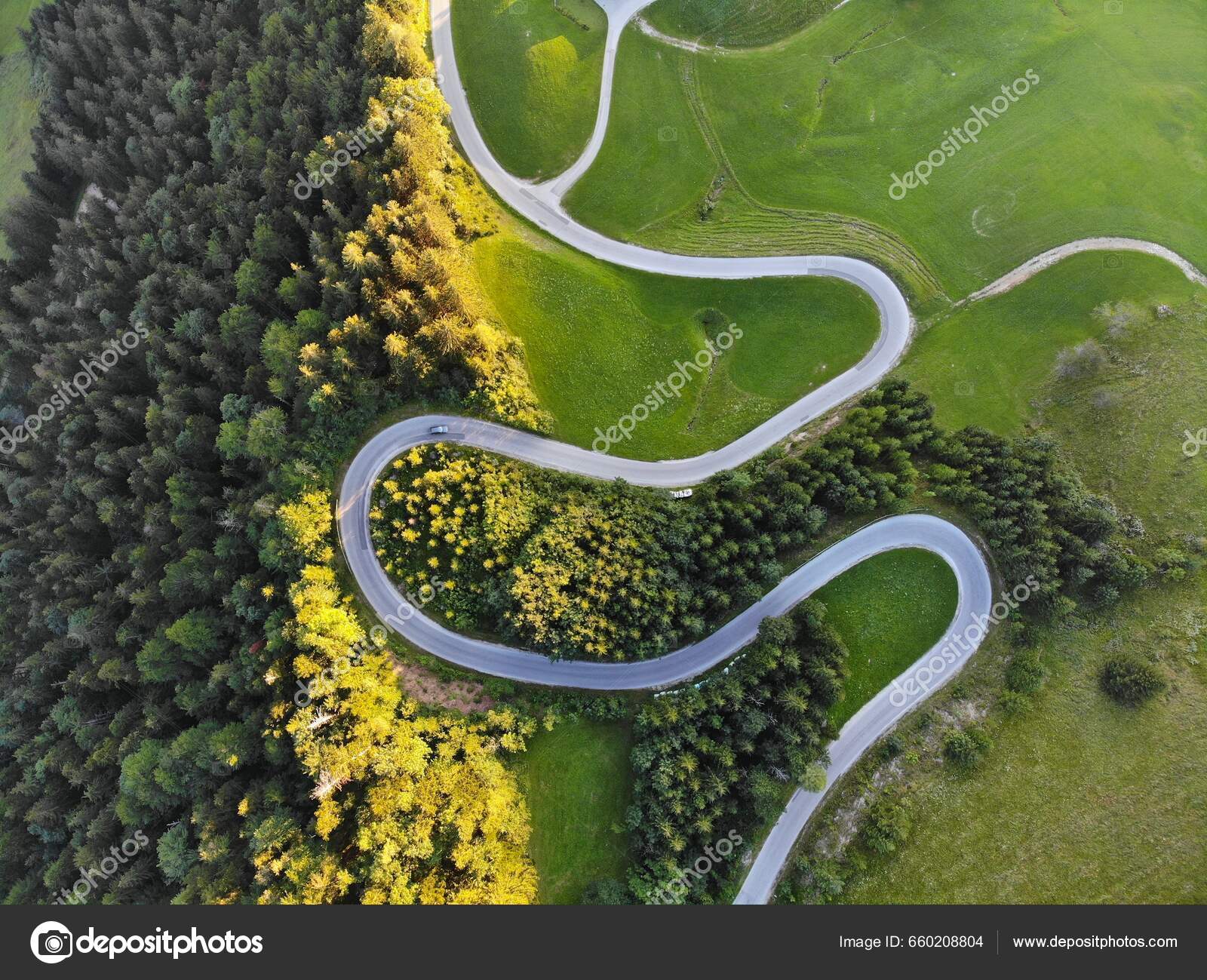 Autriche Vue Sur Drone Postalm Panorama Route Route Panoramique Sinueuse  image libre de droit par tupungato © #660208804