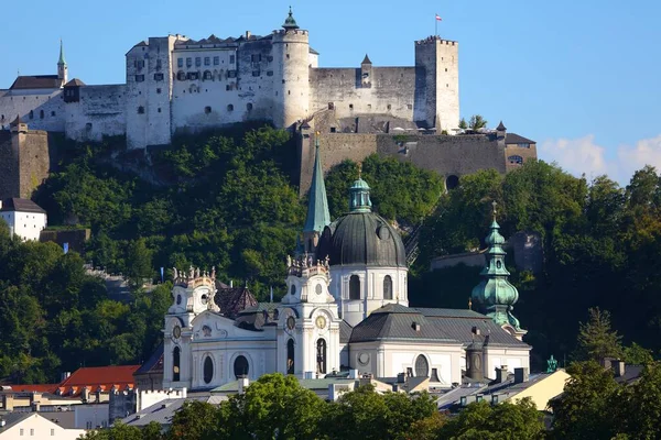 Salzburgo Áustria Vista Cidade Com Fortaleza Hohensalzburg Igreja Kollegienkirche — Fotografia de Stock
