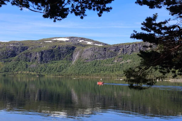 靠近霍夫登的Setesdal山谷的挪威山地景观 Hartevatn湖夏季船探险 — 图库照片