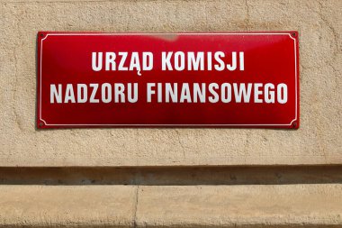 Krakow, Polonya - 28 Ağustos 2018: Urzad Komisji Nadzoru Finansowego (mali denetim kurumu) işareti Krakow.
