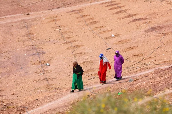 Ouarzazate Morocco February 2022 Women Wearing Traditional Moroccan Djellaba Robes — Stock Photo, Image
