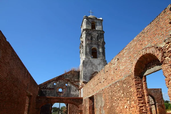 特立尼达 古巴被毁的圣安娜教堂 Iglesia Santa Ana 教科文组织世界遗产场址 — 图库照片