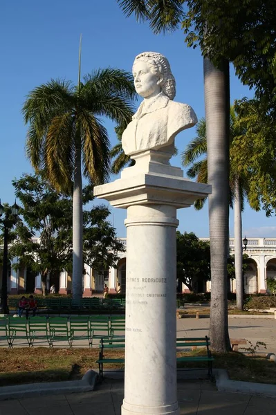 Cienfuegos Cuba 2011年2月1日 クロチルド カルメン ロドリゲス記念碑 キューバの詩人 Cienfuegosの教師 — ストック写真