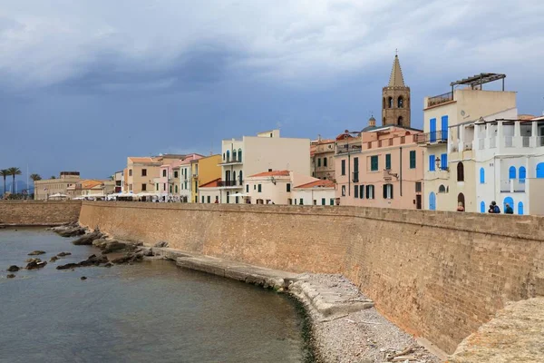 意大利撒丁岛的Alghero镇 雨天的古城景观 — 图库照片
