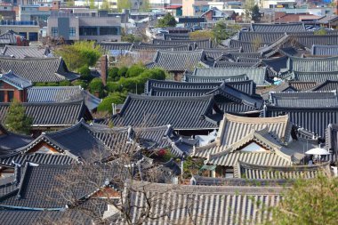 Jeonju Hanok Köyü Güney Kore 'de. Geleneksel Kore ahşap mimarisinin mahallesi..
