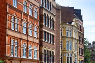 Londra, İngiltere. Londra 'daki Monument Caddesi' nde mimarlık..