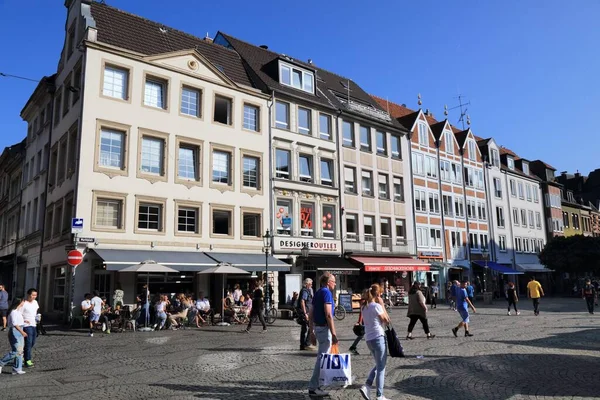 Düsseldorf September 2020 Menschen Besuchen Den Marktplatz Der Düsseldorfer Altstadt — Stockfoto