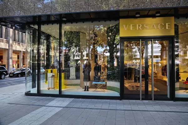 Dusseldorf Alemania Septiembre 2020 Versace Costosa Tienda Marcas Moda Düsseldorf —  Fotos de Stock