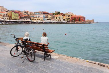 Chania, Yunanistan - 18 Nisan 2014: Hanya Girit eski şehir ziyaret. Hanya Girit 2 en büyük yerleşim yeri olduğunu 108,642 (nüfusu 2011).