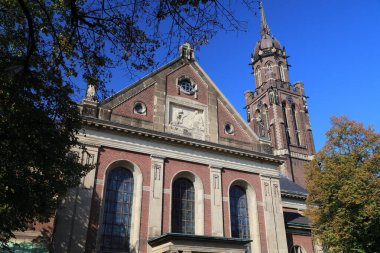 Almanya 'daki Krefeld şehri. Stadtmitte 'deki Aziz Denis Katolik Kilisesi (St. Dionysius).