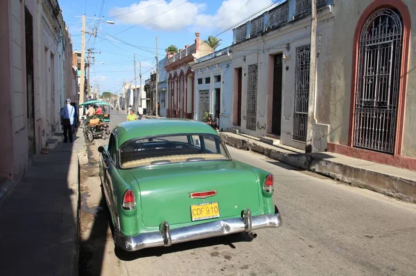 Camaguey Cuba February 2011 Oldtimer Car Parked Camaguey Cuba Cuba — Stock Photo, Image