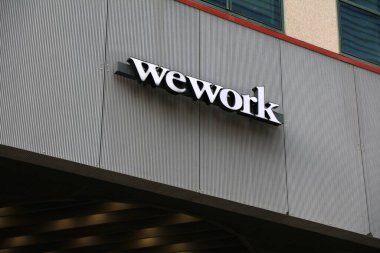 SEOUL, Güney Kore - 7 Nisan 2023: Gangnam, Seul 'deki Wework ofisi. WeWork şirketi ortak çalışma alanı konusunda uzmanlaşmıştır..