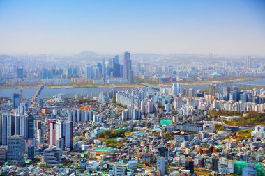 SEOUL, Güney Kore - 8 Nisan 2023 Güney Kore 'deki Seul şehir manzarası. Mapo-gu ve Yeongdeungpo-gu bölgelerinin manzarası..