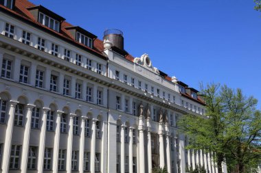Polonya 'da Gliwice şehri. İl idari mahkeme binası (Lehçe: Wojewodzki Sad Administracyjny). Hukuk Mahkemesi.