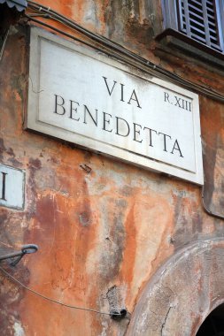 Via Benedetta - Roma, İtalya 'da eski bir sokak ismidir. Trastevere ilçesi (Rione Trastevere).