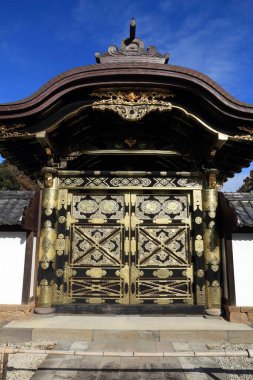 Japonya dönüm noktası. Kamakura - Kencho-ji 'nin Zen Budist Tapınağı. Karamon kapısı.