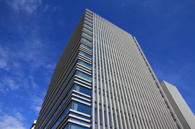 NAGOYA, JAPONYA - 3 Mayıs 2012: Naka Ward 'un Nishiki mahallesindeki Nagoya Marubeni Binası. Ofis binası Marubeni Grup ve Fuyo Grup 'un evidir..