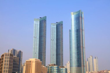 BUSAN, Güney Kore - 29 Mart 2023: Haeundae LCT Busan, Güney Kore 'nin Haeundae ilçesinde modern şehir gelişimi.