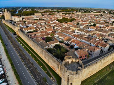 Fransa 'nın Gard bölgesindeki Aigues Mortes ortaçağ duvarlı kenti.