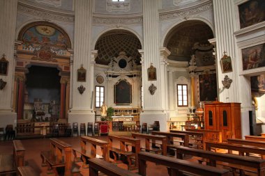 PARMA, İtalya - 5 Ekim 2010: Emilia Romagna, İtalya 'nın Parma bölgesindeki Santissima Annunziata Kilisesi' nin İçi.