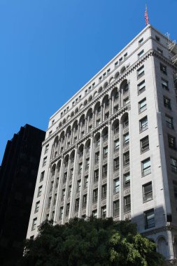 Los Angeles 'taki 609 S Grand Avenue binası. 1924 'te tamamlandı. Los Angeles Tarihi Kültür Anıtı olarak kaydedildi..