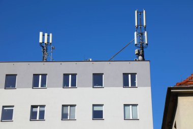 Avrupa 'daki mobil baz istasyonu çatısı altyapısı. Wodzislaw Slaski, Polonya 'daki cep telefonu vericileri.