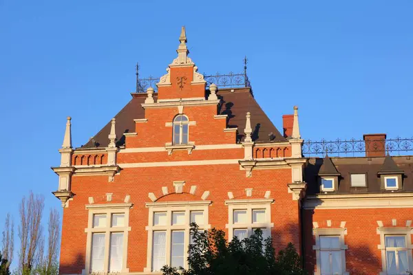 Polonya 'daki Rybnik şehri. Rybnik tarihi - İlçe Konağı yerel idare binası (Lehçe: Starostwo Powiatowe).