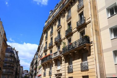 St. Victor mahallesinin Paris Latin Mahallesi (5. Arrondissement) sokak manzarası. Paris, Fransa 'nın mimarisi..