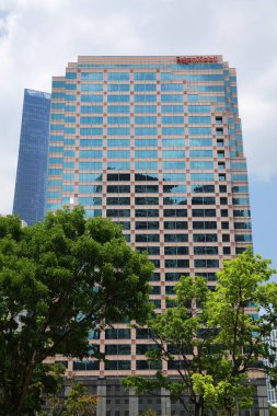 KUALA LUMPUR, MALAYSIA - 16 Mart 2024: Kuala Lumpur şehir merkezindeki ExxonMobil petrol endüstrisi ofis binası.