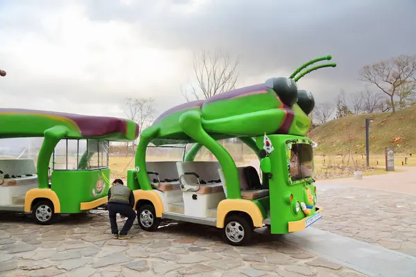 Gyeongü South Korea March 2023 Електричний Автобус Silkworm Історичних Місцях — стокове фото