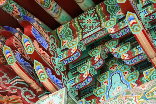 Holzbemalte Dekorationen Des Haedong Yonggungsa Tempels Busan Südkorea — Stockfoto