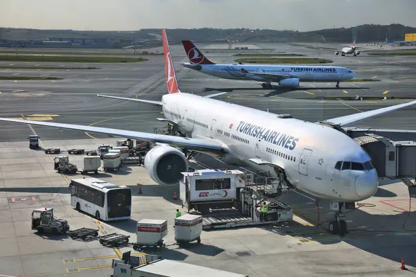Літаки Boeing 777 300Er Turkish Airlines Міжнародному Аеропорту Стамбула Туреччині — стокове фото