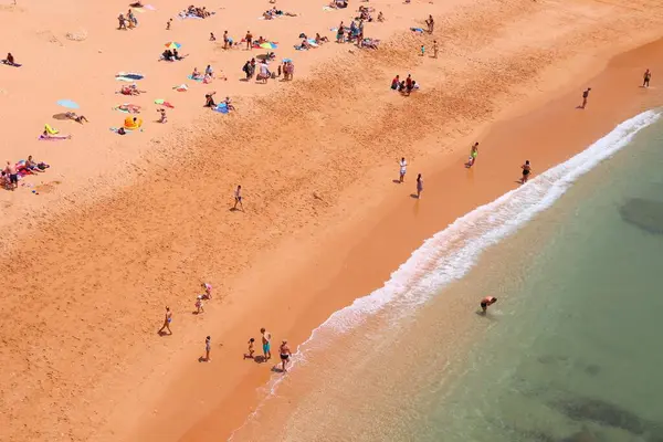 Algarve Portugal Червня 2018 Туристи Відвідують Пляж Носса Сеньйора Роха — стокове фото
