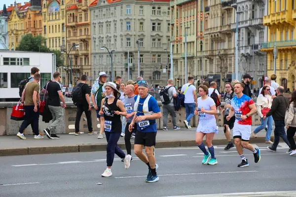 Prague République Tchèque Mai 2024 Les Coureurs Participent Marathon Prague — Photo