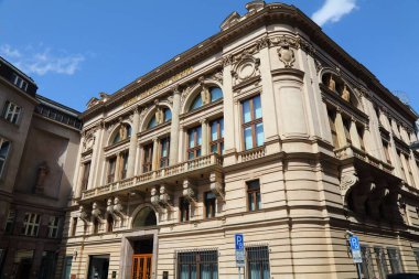 PRAG, CZECH REPUBLIC - 2 Mayıs 2024: Çek Merkez Bankası (CNB, Ceska Narodni Banka), Çek Cumhuriyeti merkez bankası ve finans piyasası denetçisi.