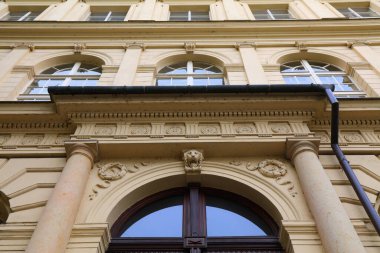 Prag 'daki Charles Üniversitesi, Çek Cumhuriyeti. Çekçe adı Univerzita Karlova. Birinci Tıp Fakültesi, Tıp Fakültesi.