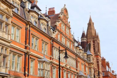 Londra İngiltere. Mayfair bölgesindeki Duke Caddesi 'nin Skyline' ı.