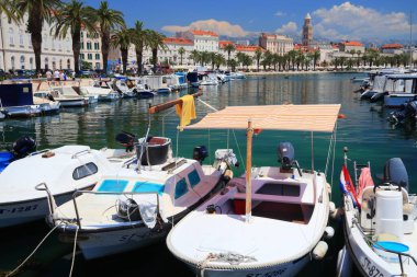 BÖLÜM, CROATIA - 20 HAZİRAN 2019: Hırvatistan 'a 2018 yılında 18,4 milyon turist geldi.